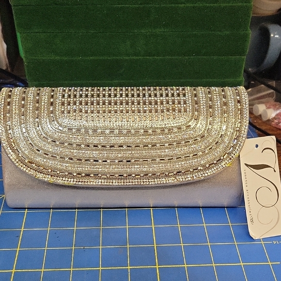 Vanessa Accessories Handbags - Elegant Silver Rhinestone Clutch Bag 9 x 4.5 x 2 New